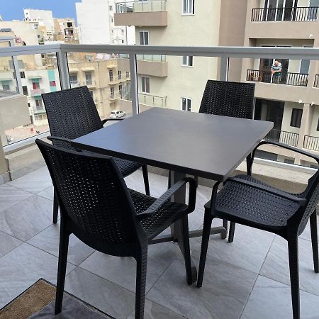 Modern Finished Apartment With Natural Light St. Paul's Bay Exterior foto
